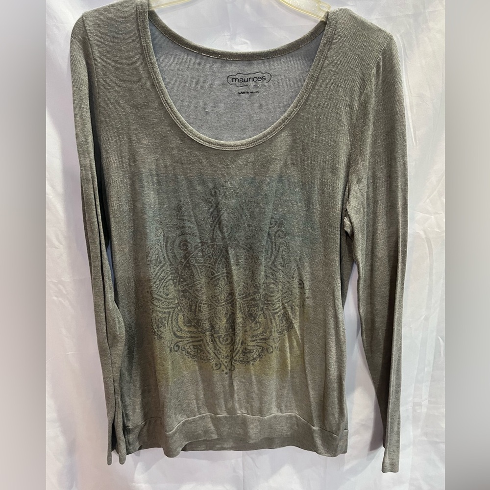 Maurices Women's Long Sleeve Scoop Neck Top in Gray